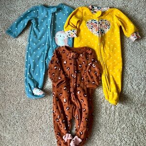 Carter’s girls fleece sleepers, set of 3, size 3 months